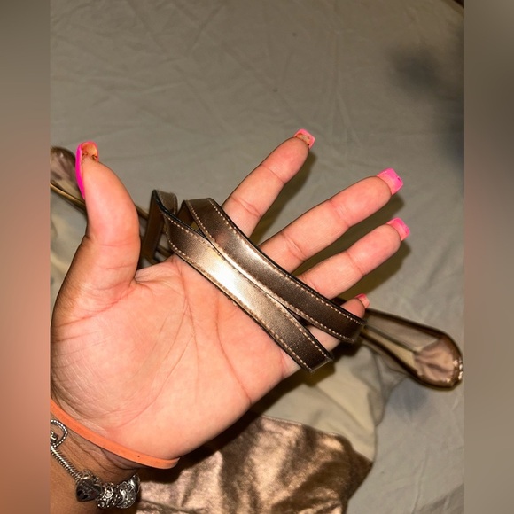 Victoria's Secret Gold and Cream Tote with Elegant Design - Picture 5 of 10